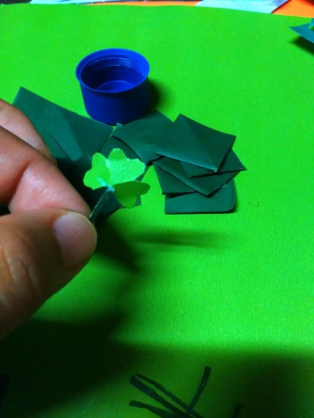Mini Shamrock Hat Basket - glue these stems on the clover