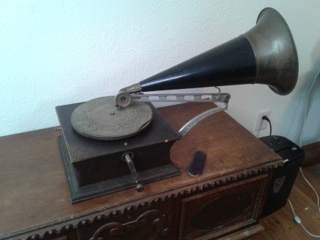 Value of an Antique Crank Phonograph