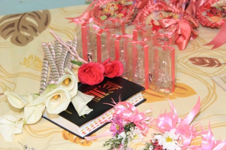 Souvenirs and decorations for a wedding.