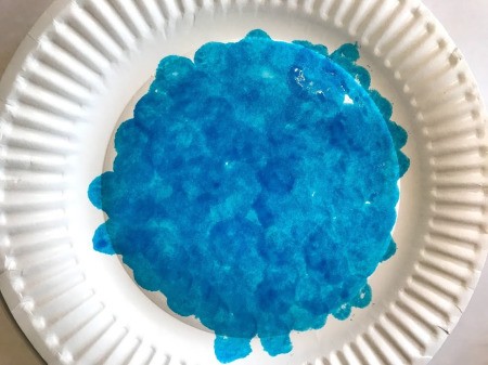 Paper Plate Aquarium Toddler Craft - center of the plate blue
