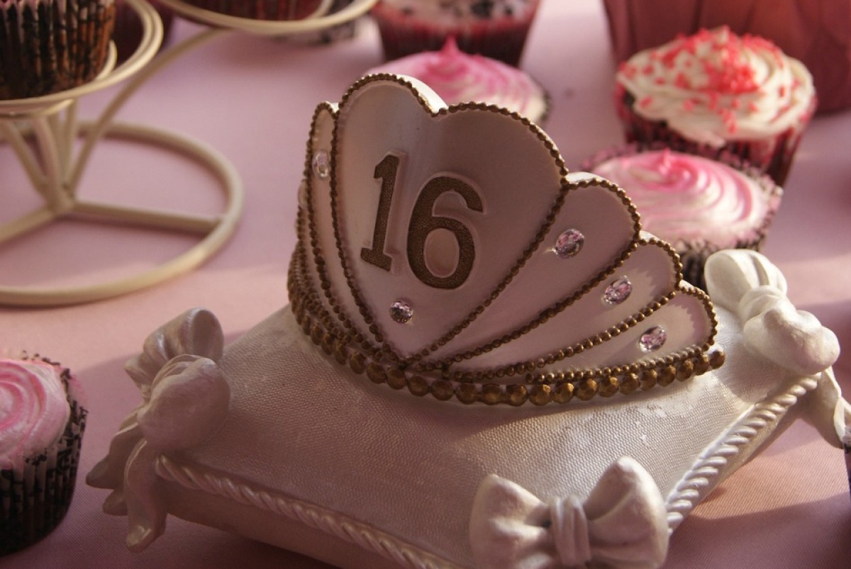 16 Th Birthday Cake Ideas : 16th Birthday Cakes with Lovable Accent