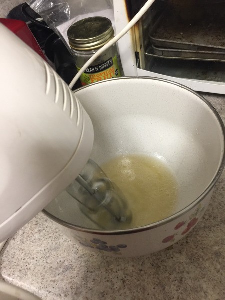 mixing Vegan Meringue