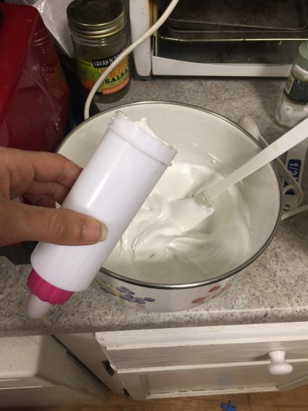 filling icing Meringue