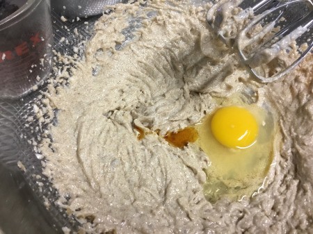 adding cinnamon & egg to batter