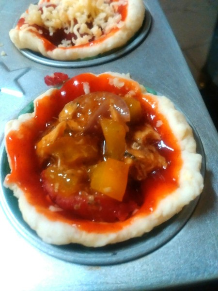 Sardine mixture in cups