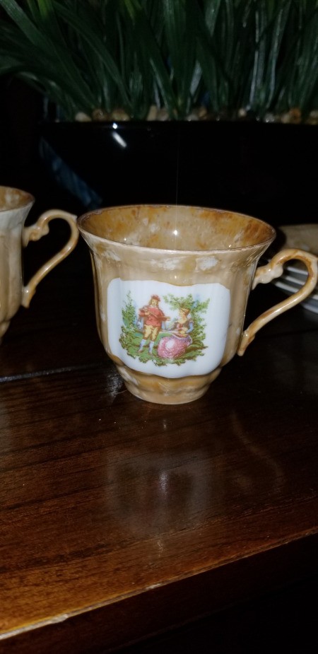 Identifying a Tea Set