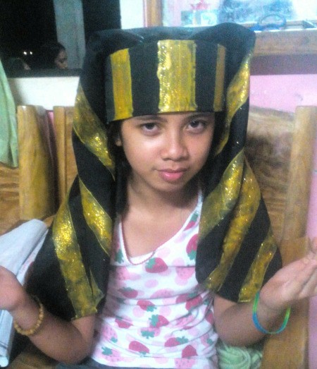 Making an Egyptian Headdress - done