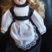 Identifying a Porcelain Doll With No Markings