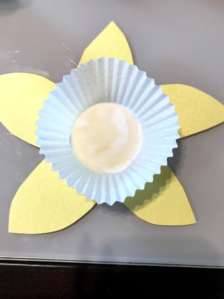Making a Paper Daffodil - glue down paper cupcake pan liner