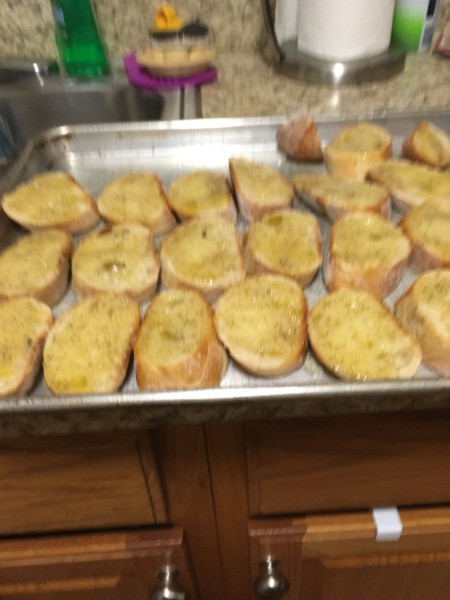 buttered French bread slices