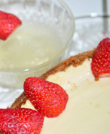 strawberries standing on Cheesecake
