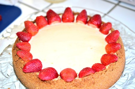 strawberries around edge of Cheesecake