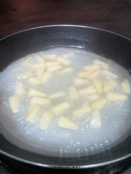 Pineapple filling thickening on stove