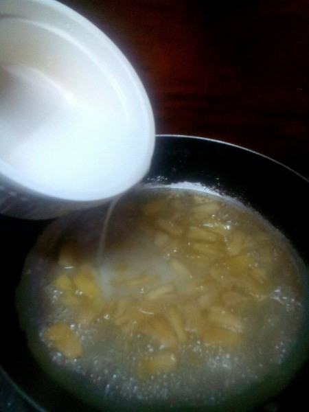 adding cornstarch to Pineapple