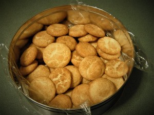 snickerdoodle Cookies in tin