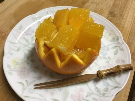 Decorative Baskets from Oranges - place cut up orange bits back into the skin bowl and serve