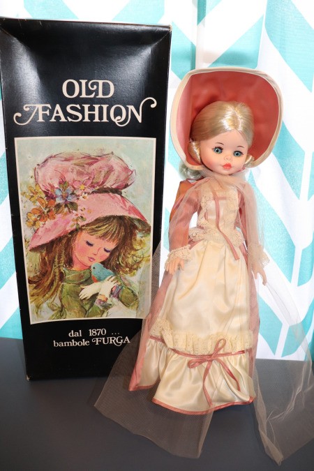 Finding the Value of Vintage Porcelain Dolls