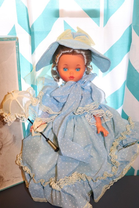 Finding the Value of Vintage Porcelain Dolls