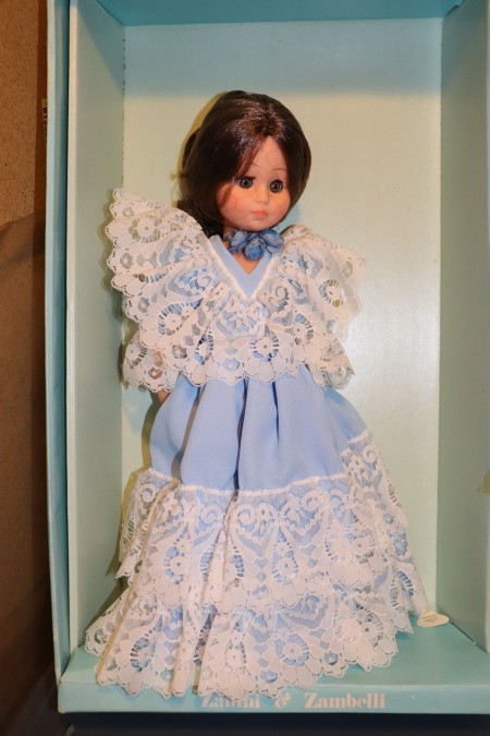 Finding the Value of Vintage Porcelain Dolls