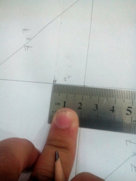 Computer Monitor Corner Decoration - draw a 2 cm line mark on the second square measuring up from the top of the first square