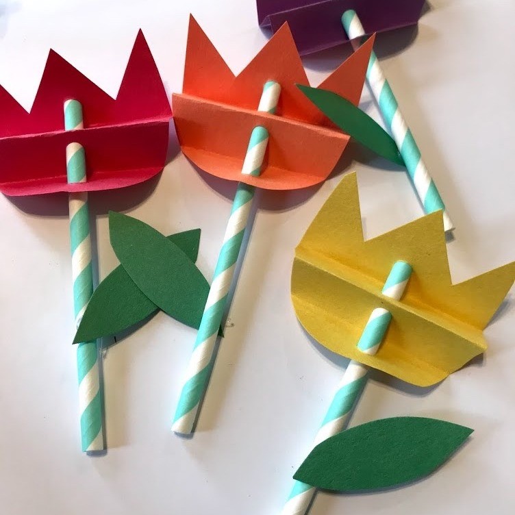 How to Make Paper Straw Tulips | ThriftyFun