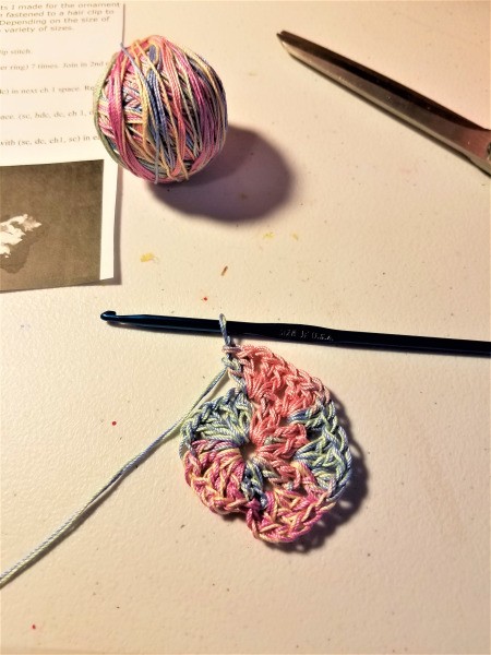 Bunny Wreath - next row of DC, chain 1