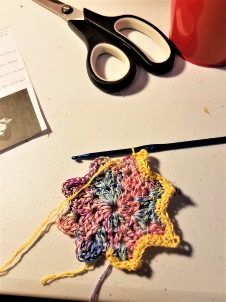 Bunny Wreath adding a contrasting color around the outside edge