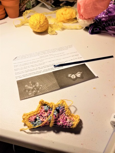 Bunny Wreath - wrap chain around the wings