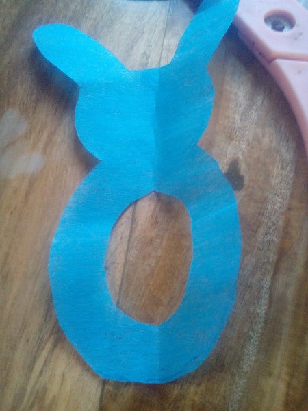 Easter Bunny Resealable Candy Pack - cut out the circle on one bunny's tummy