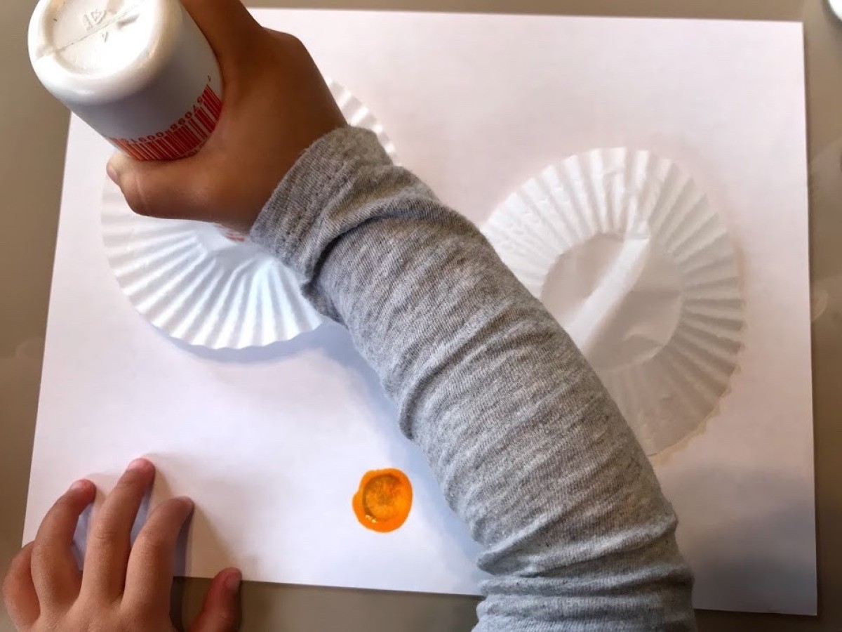 Making a Cupcake Liner Spider ThriftyFun