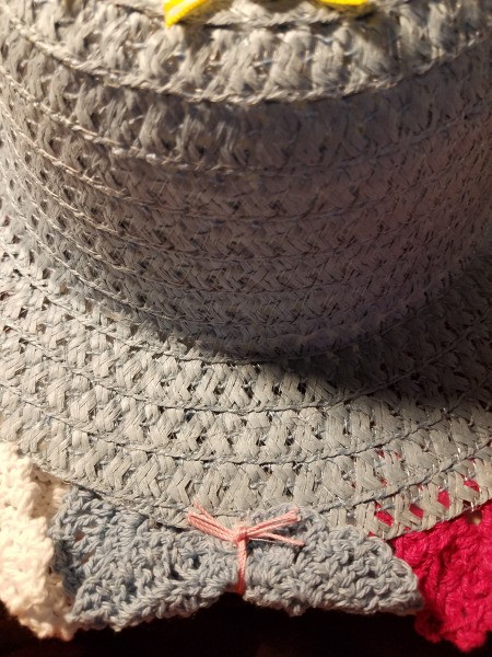 Spring Hat and Butterfly Door Hanging - tie the thread and cut