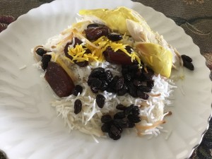 Noodle Rice with dates & raisins on plate