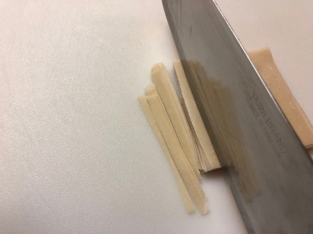 cutting Wonton into strips