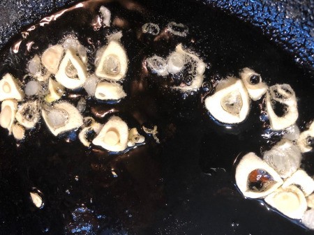 roasting garlic in pan