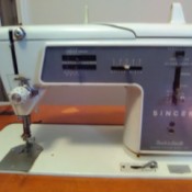 Repairing a Singer Touch and Sew 625 - vintage sewing machine