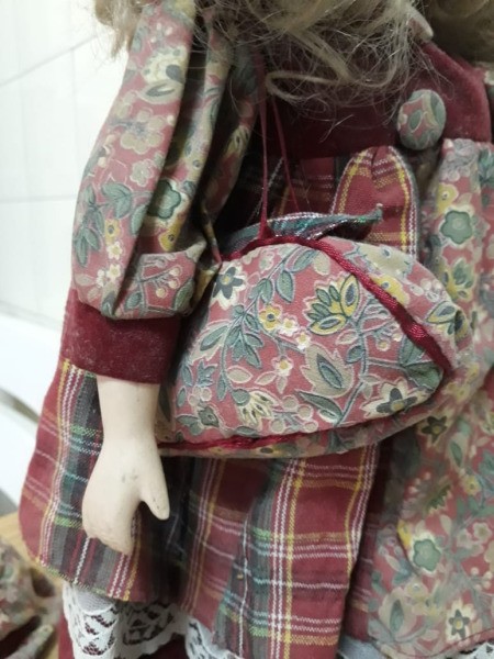 Identifying a Porcelain Doll