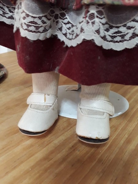 Identifying a Porcelain Doll