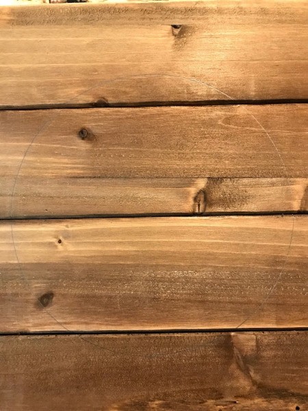 DIY Staghorn Fern Mount traced circle on wood