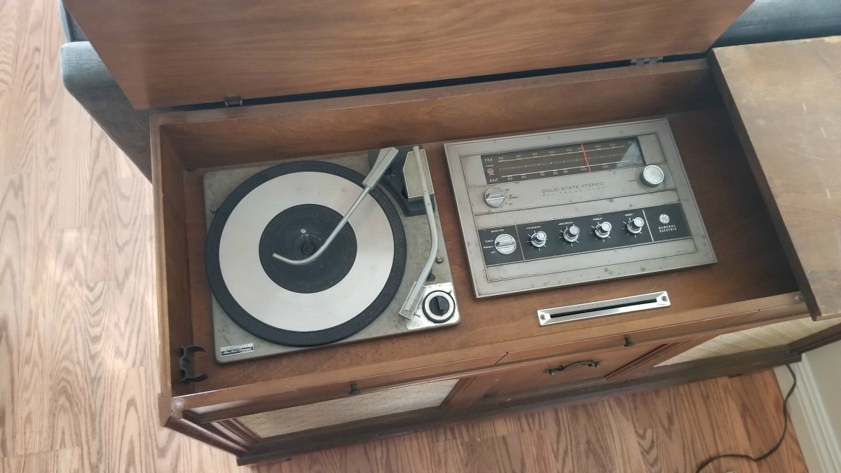 Value Of A Vintage General Electric Console Stereo System Thriftyfun