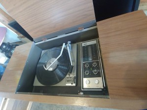 Value of a 1970s RCA Model VMT 10W Stereo Console - open console