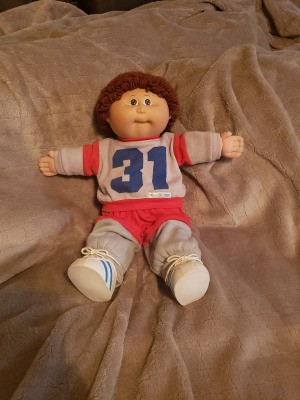 Selling a Vintage Cabbage Patch Doll - boy doll in sweats