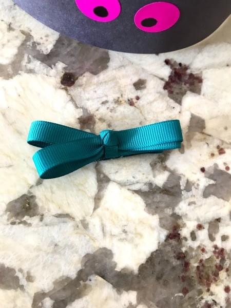 Paper Spider Hat - add a bow clip