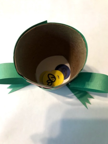Making a Pet Frog from a Toilet Paper Tube - food down in the tube