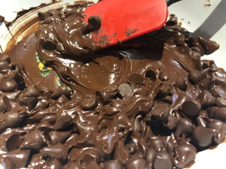 DIY Turntable Cake - melt chocolate chips in the microwave