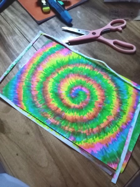 Tie Dye Notebook Cover - when finished cut the border off along the traced line