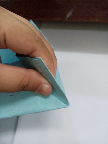 How to Make a Paper Office Supplies Container -  crease the corners