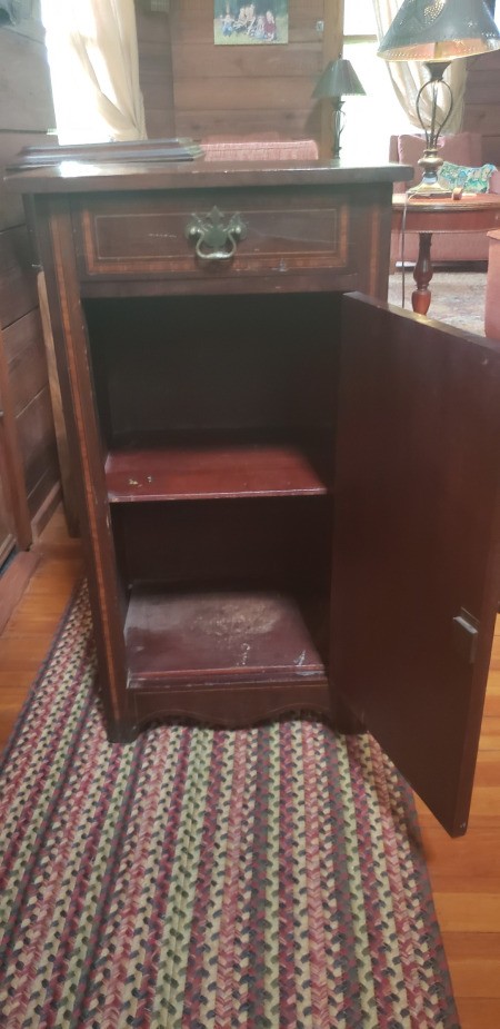 Identifying an Inlaid Cabinet