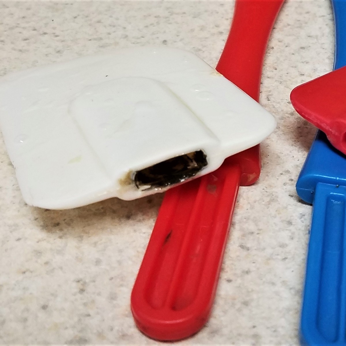 Clean Inside Spatula Handles ThriftyFun