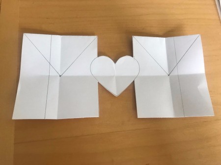 Cut Out "MOM" Card for Mother's Day - pattern for the word Mom