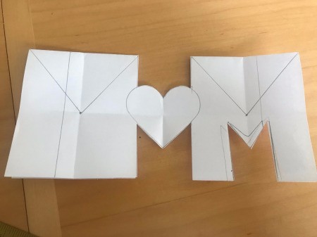 Cut Out "MOM" Card for Mother's Day - cut it out
